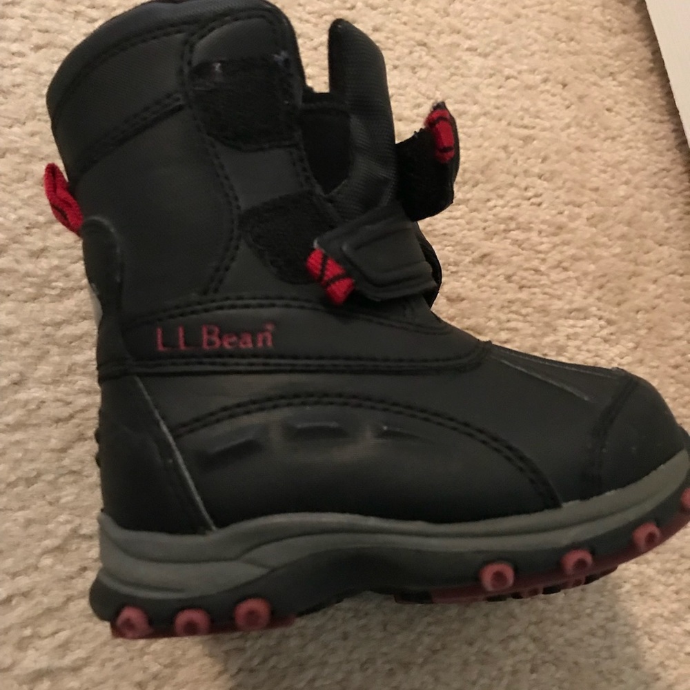 LL Bean snow boots